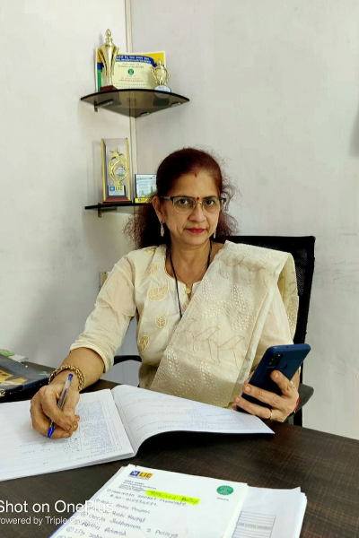 YAMINI PRAMOD MALANDKAR